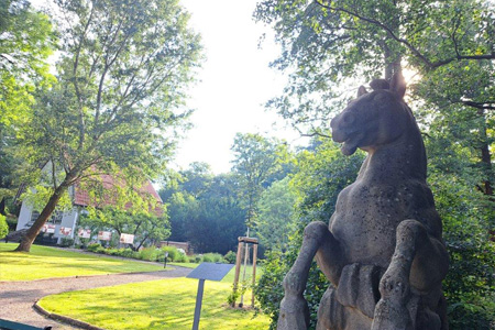 Frontansicht des Brecht-Weigel-Hauses in Buckow